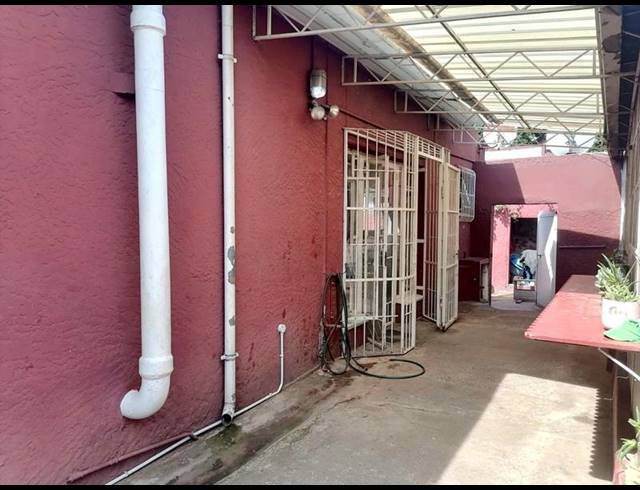 4 BEDROOM HOUSE FOR SALE IN KENSINGTON